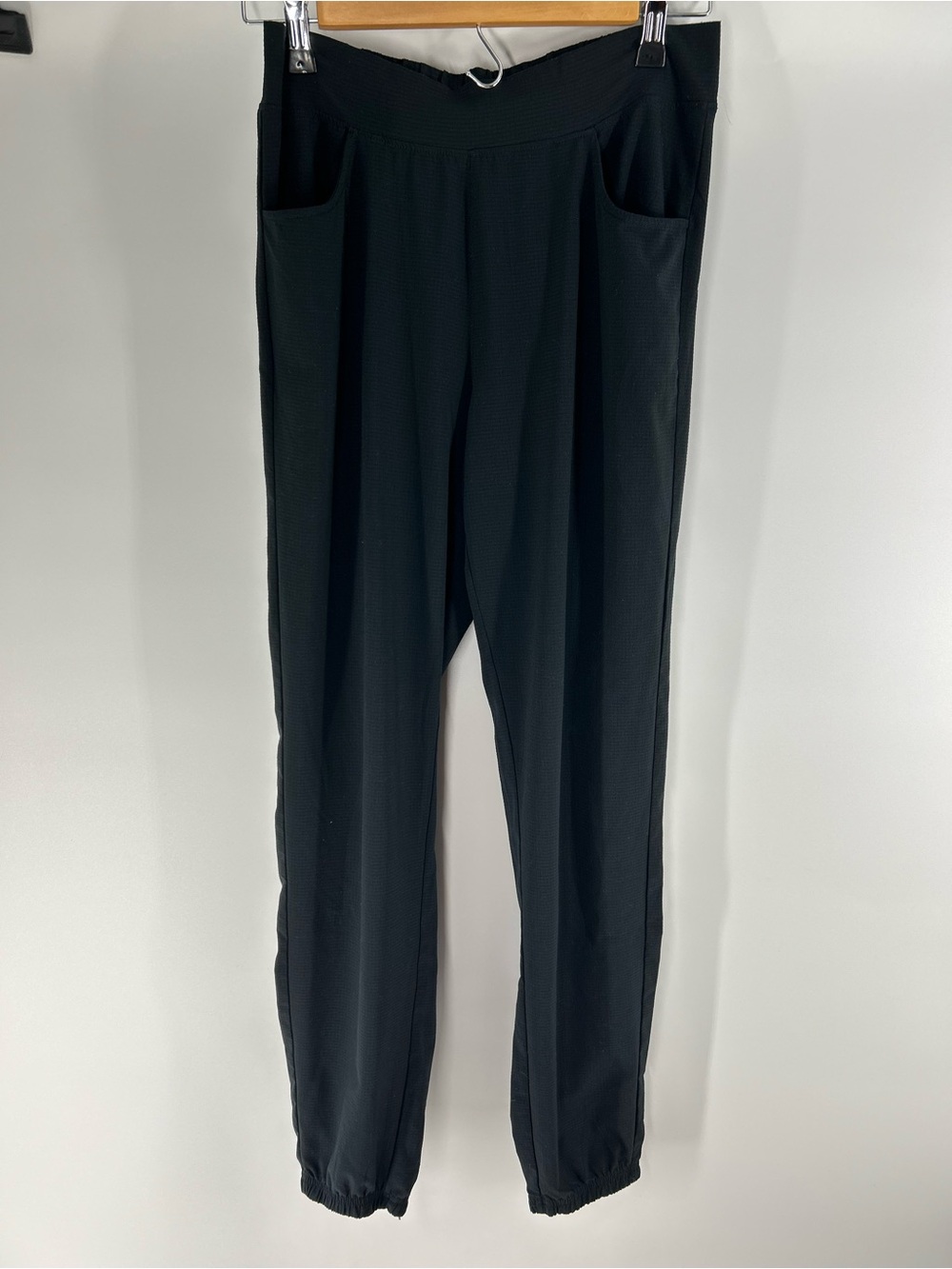 oiselle Black Lightweight Athletic Jogger